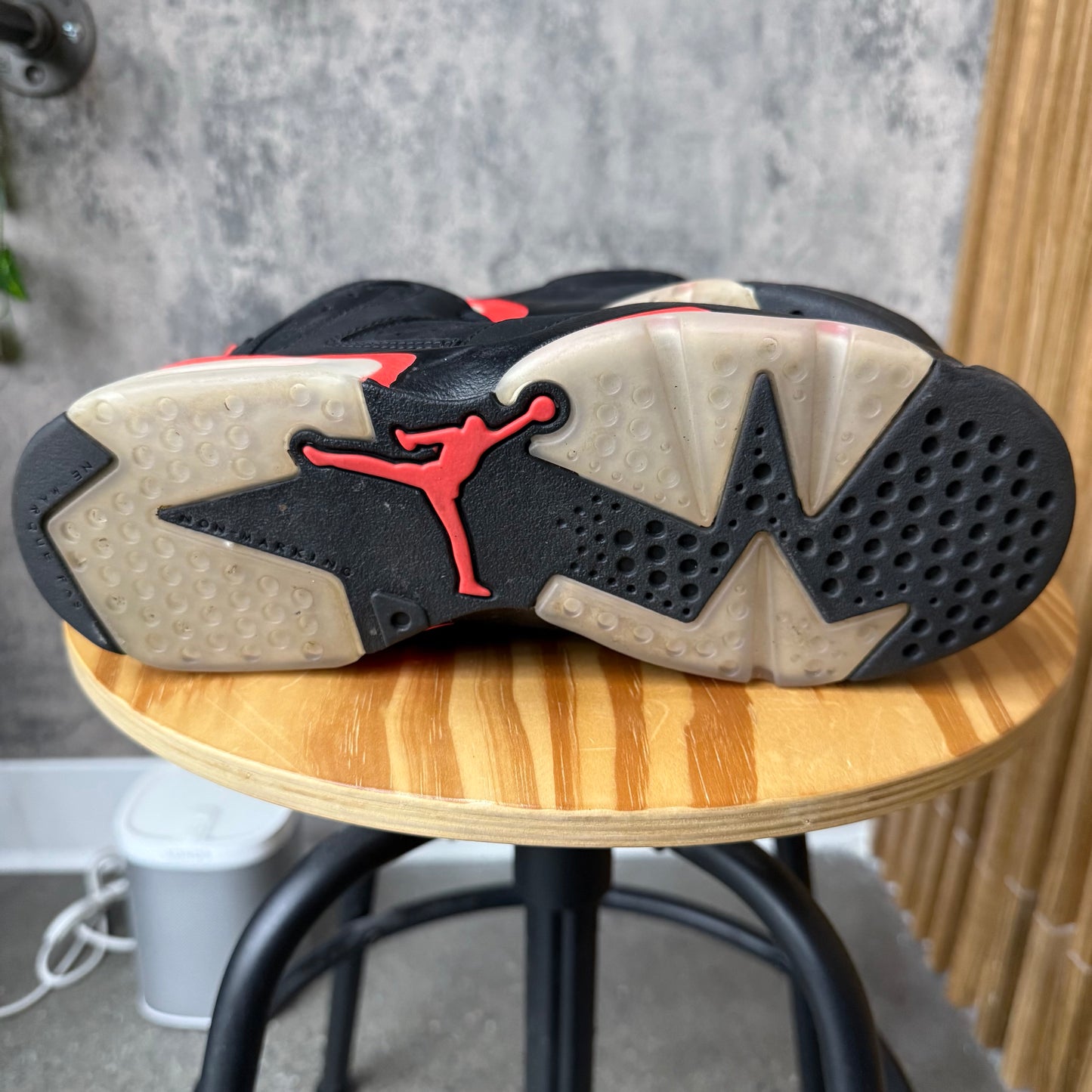 (PRE-OWNED) Jordan 6 Black infrared SZ 7Y