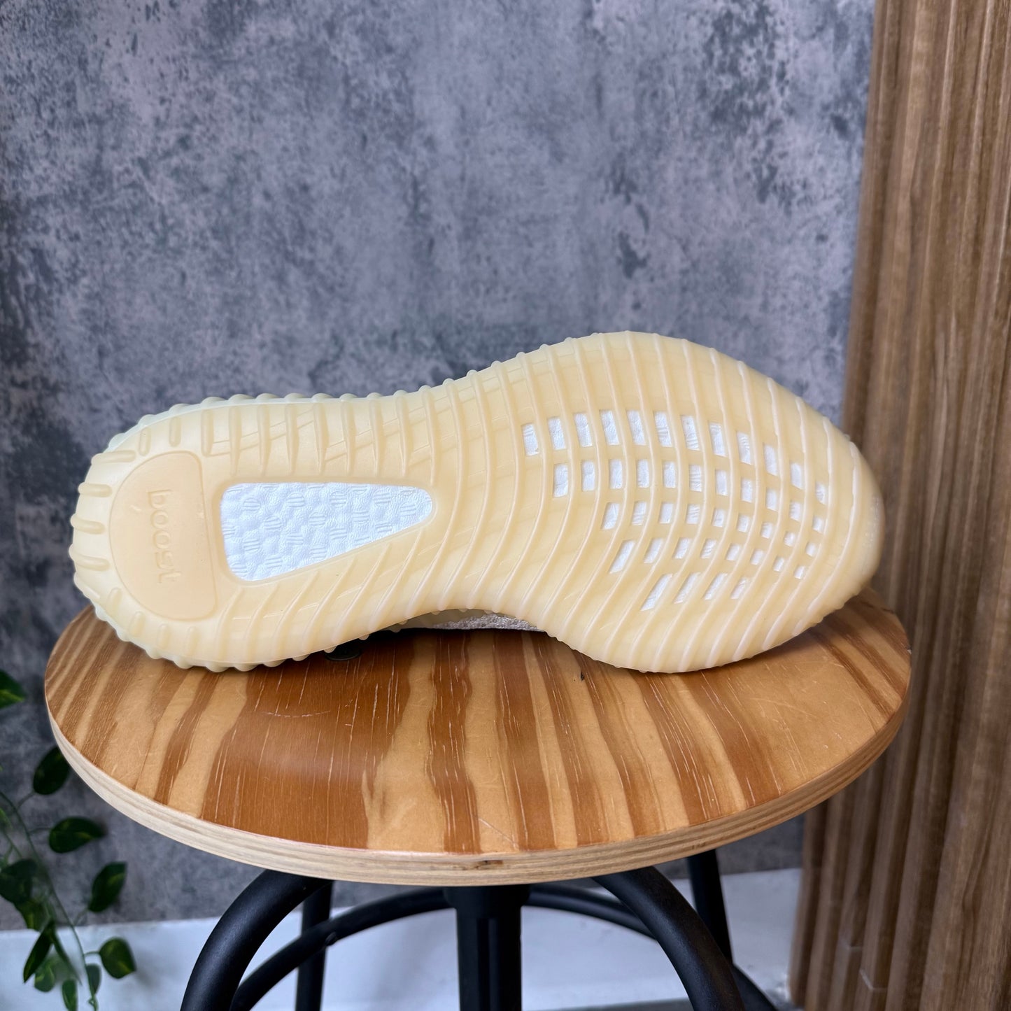 Adidas Yeezy 350 V2 Light SZ 9.5 DS