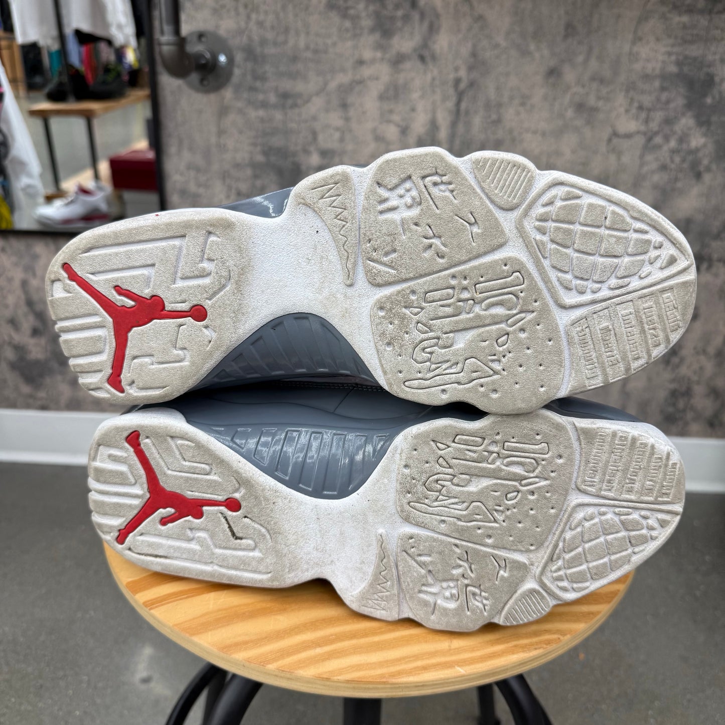 PRE-OWNED Jordan 9 Fire Red SZ 10.5