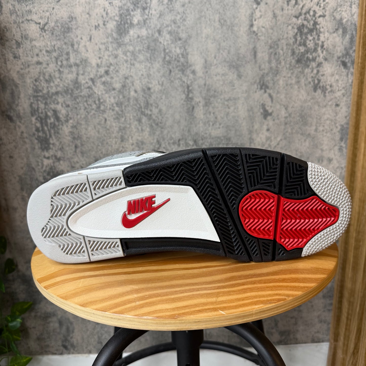 Jordan 4 White Cement SZ 12 (DS)