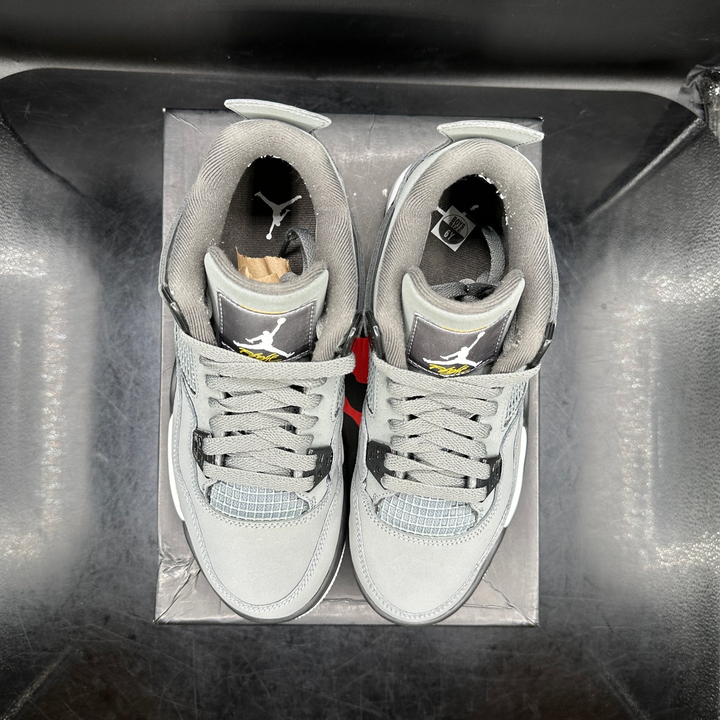 (PRE-OWNED) Jordan 4 Cool Grey SZ 6Y