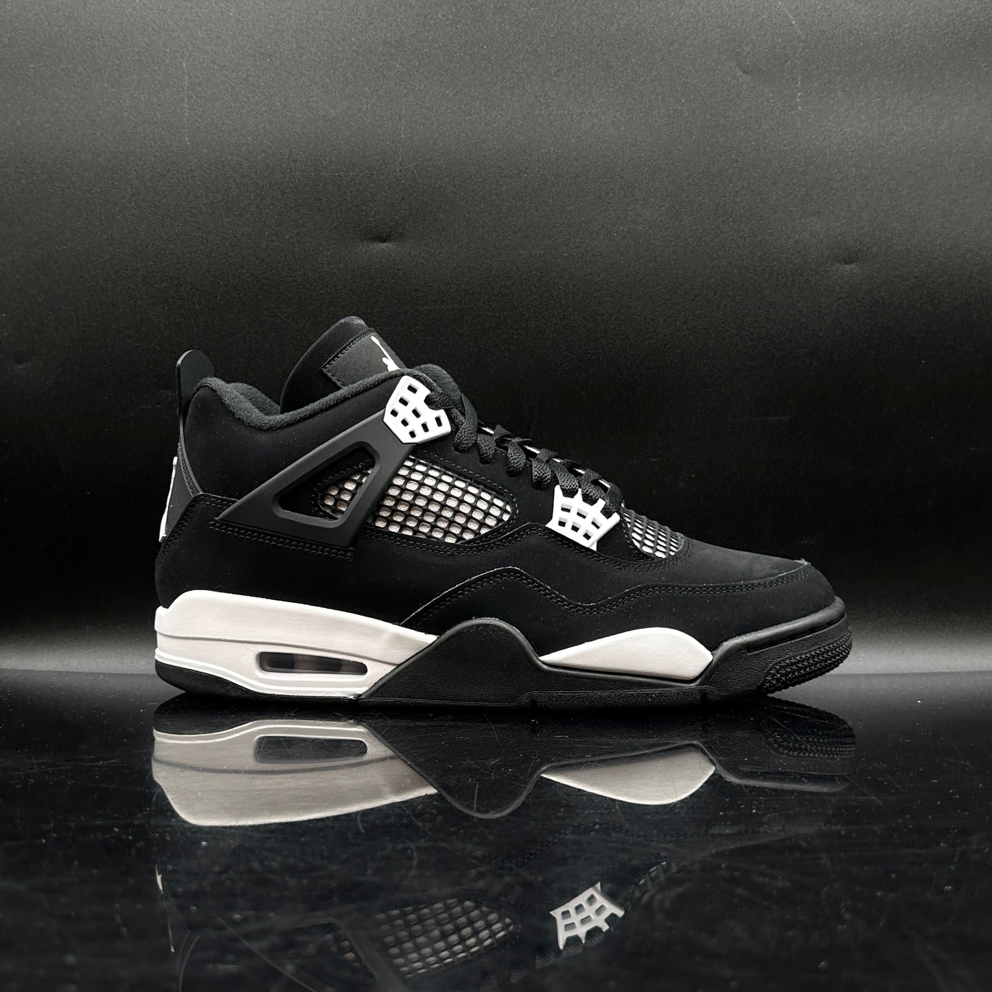 Jordan 4 White Thunder SZ 9 (DS)