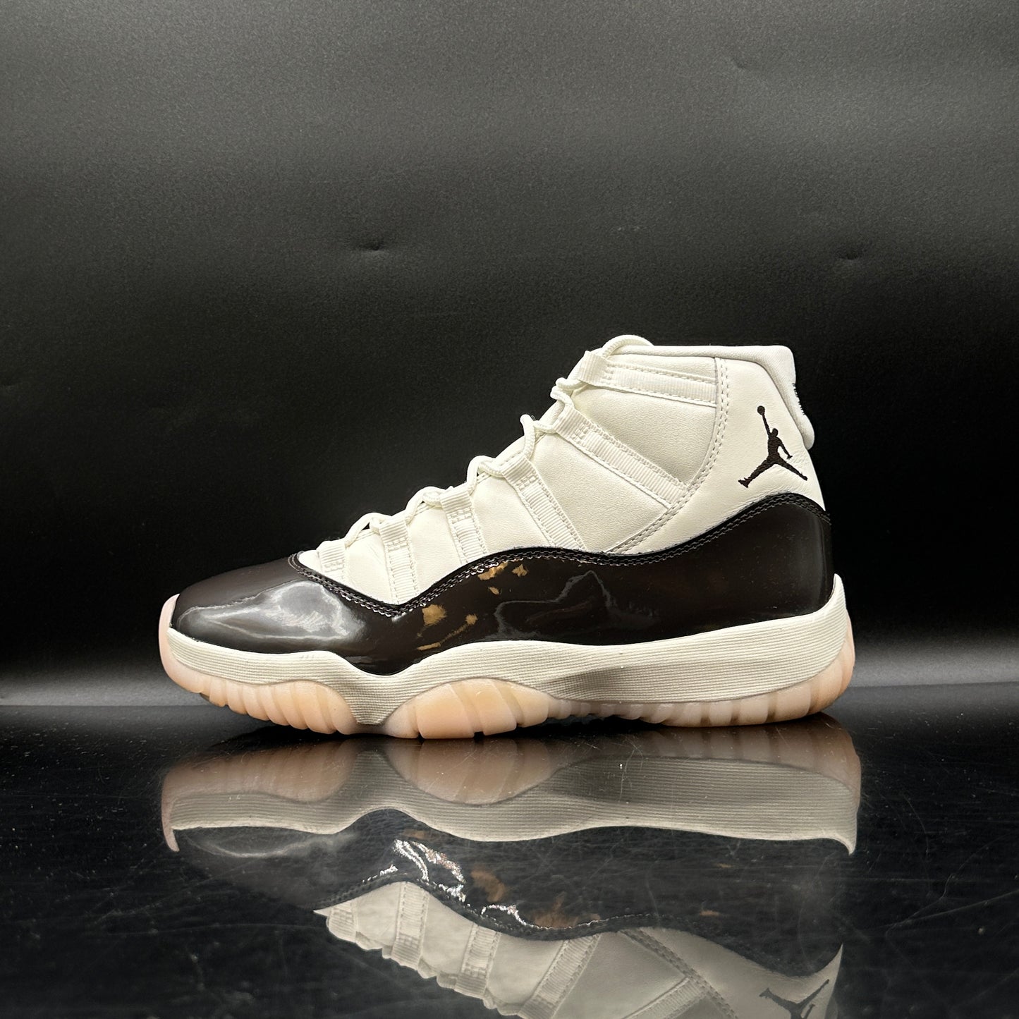 (PRE-OWNED) Jordan 11 Neapolitan SZ 8.5M/10W