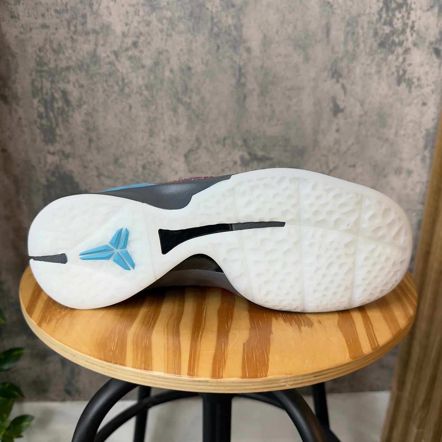 Kobe 6 3-D SZ 6.5Y (NEW)