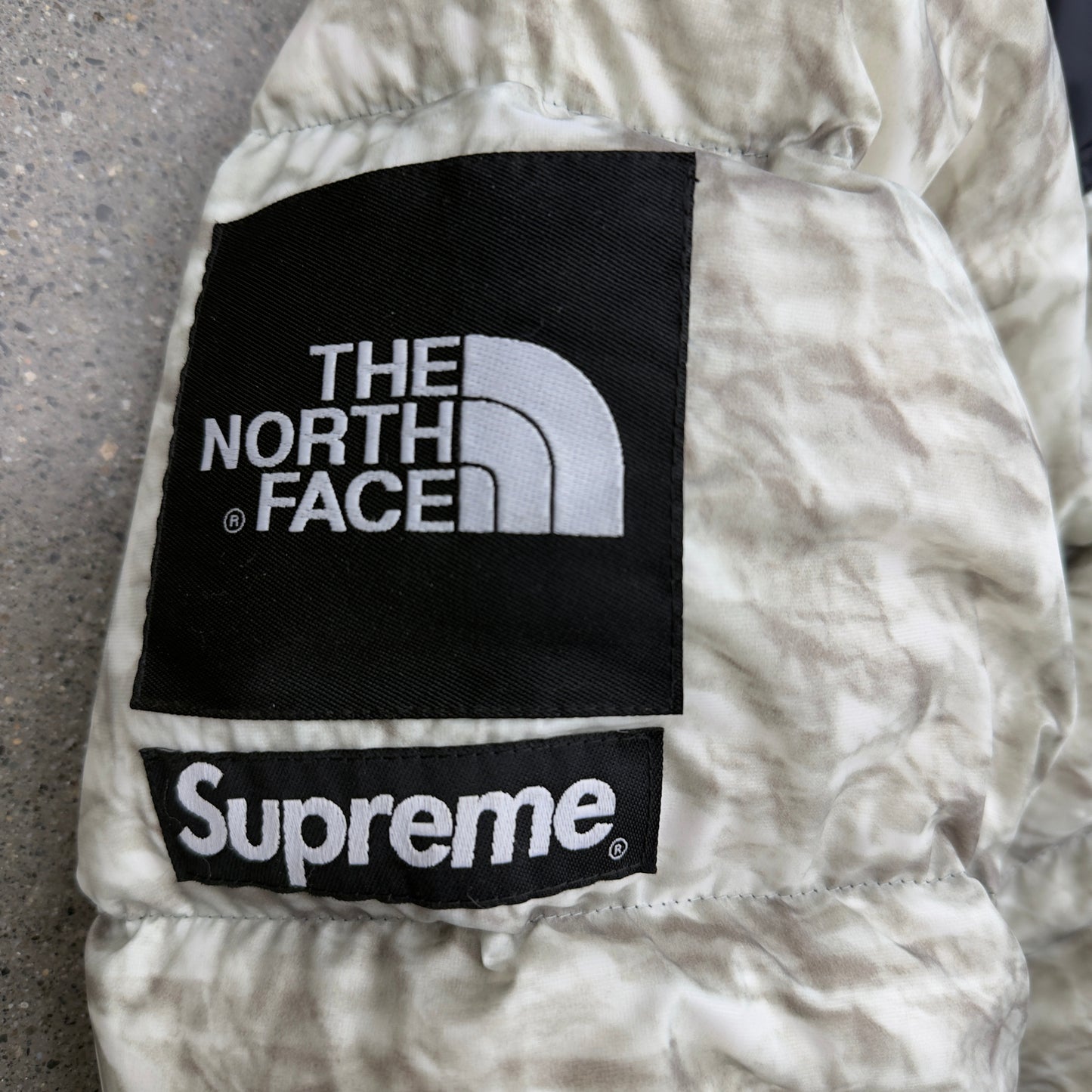 Supreme TNF Paper Print Nuptse Jacket SZ S