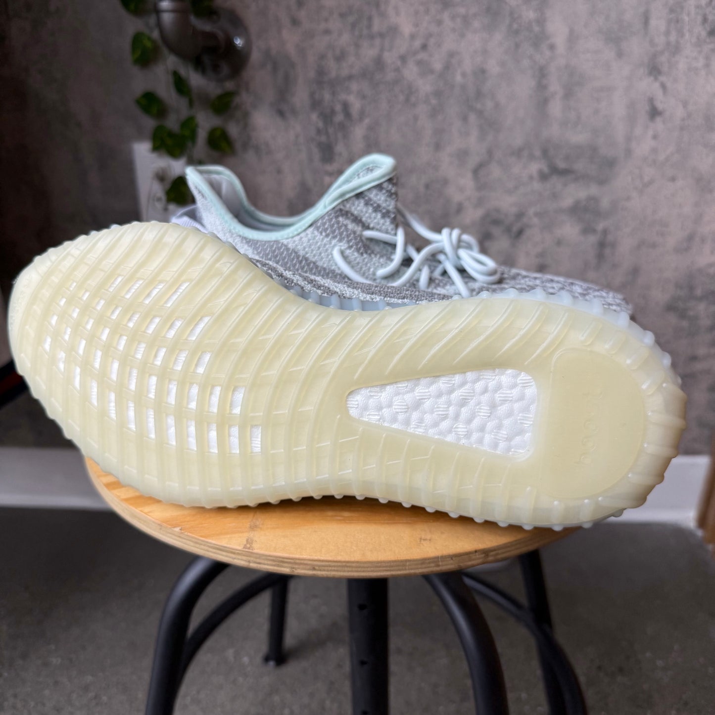 Yeezy 350v2 Blue Tint SZ 12 (DS)
