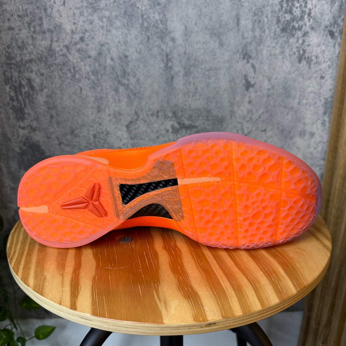 Kobe 6 Protro Total Orange SZ 8.5 (DS)