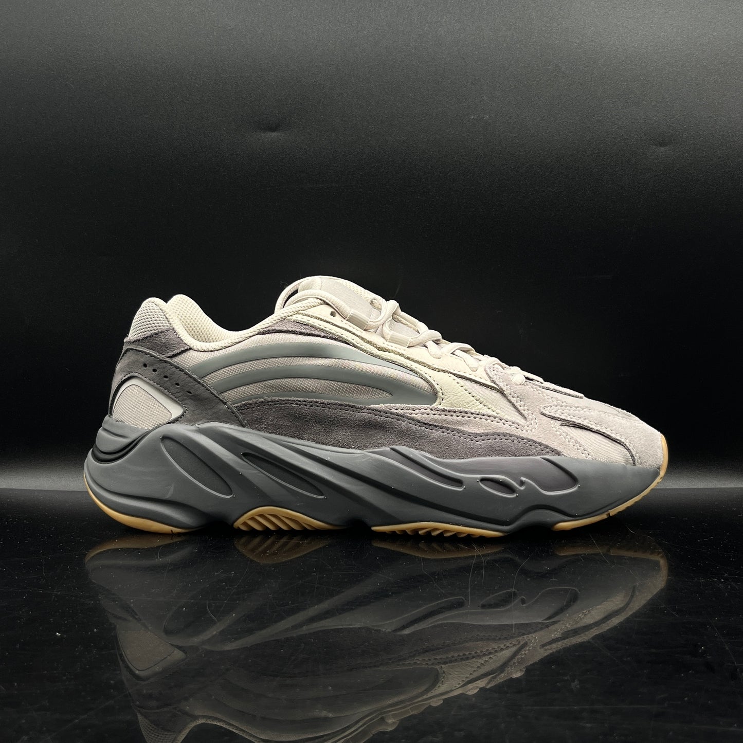 Yeezy 700V3 Tephora SZ 9.5 (DS)