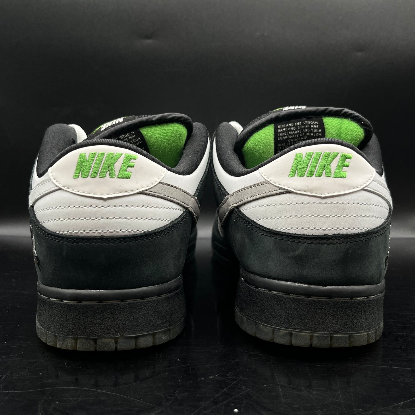 (PRE-OWNED) Nike SB Staple Panda Pigeon SZ 12