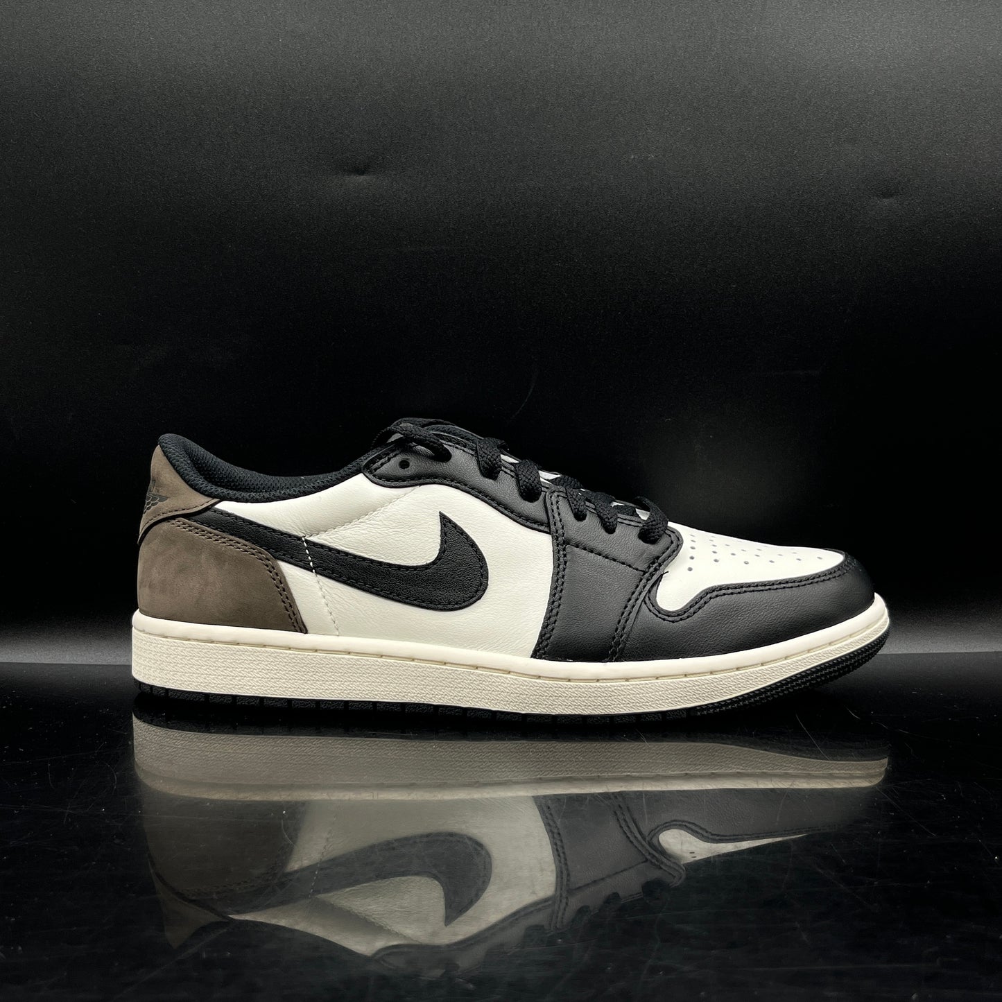 PRE-OWNED Jordan 1 Mocha Low SZ 9.5