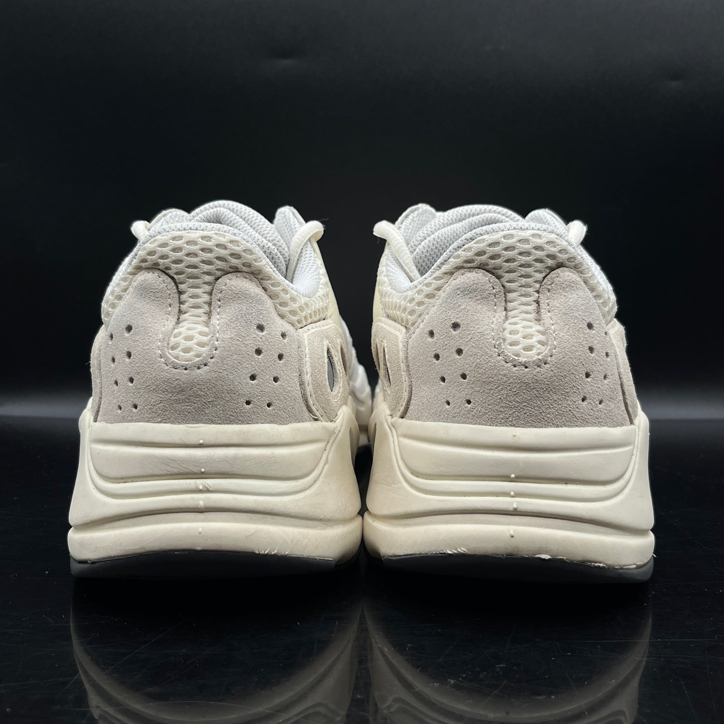(PRE-OWNED) Adidas Yeezy Boost 700 Analog SZ 9