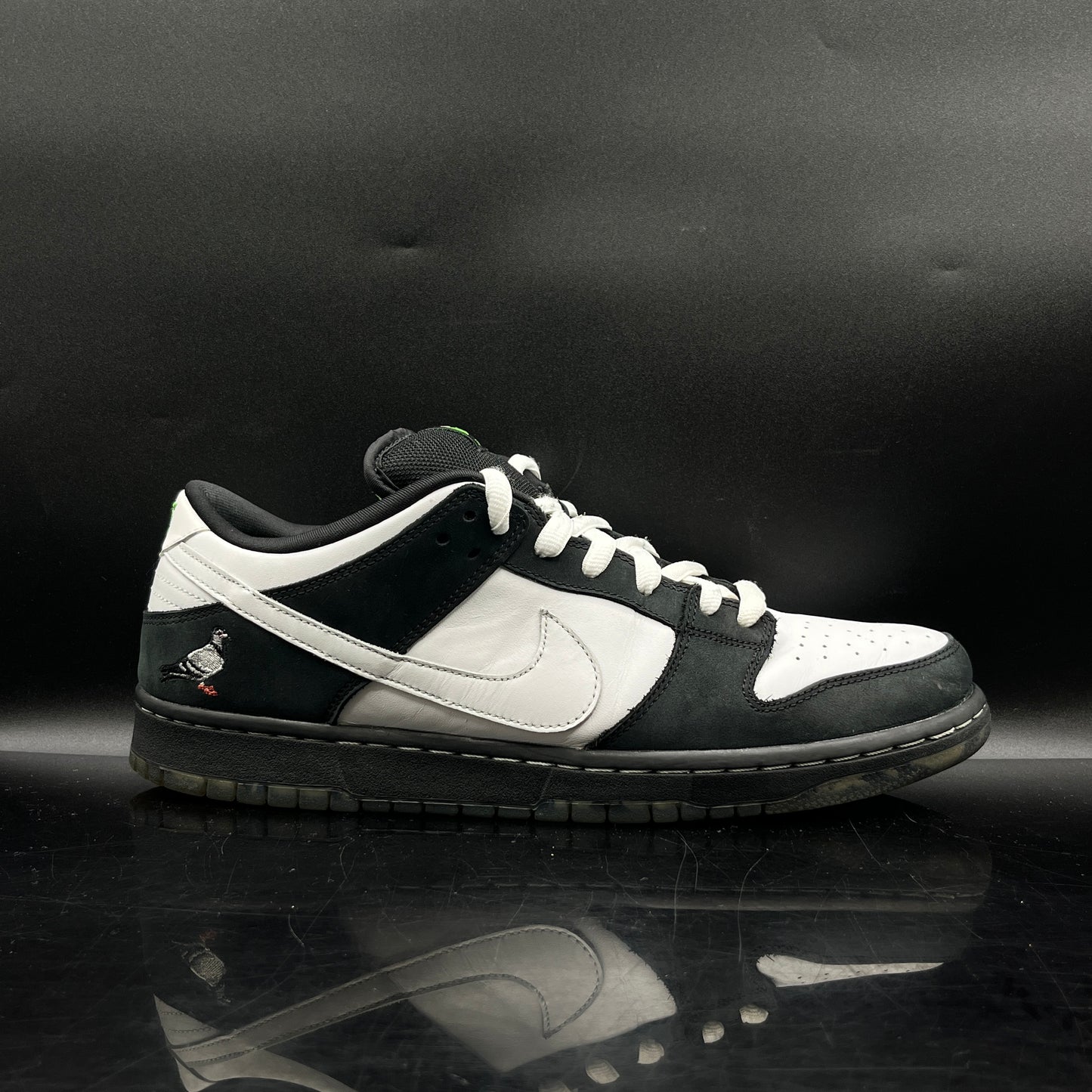 (PRE-OWNED) Nike SB Staple Panda Pigeon SZ 12