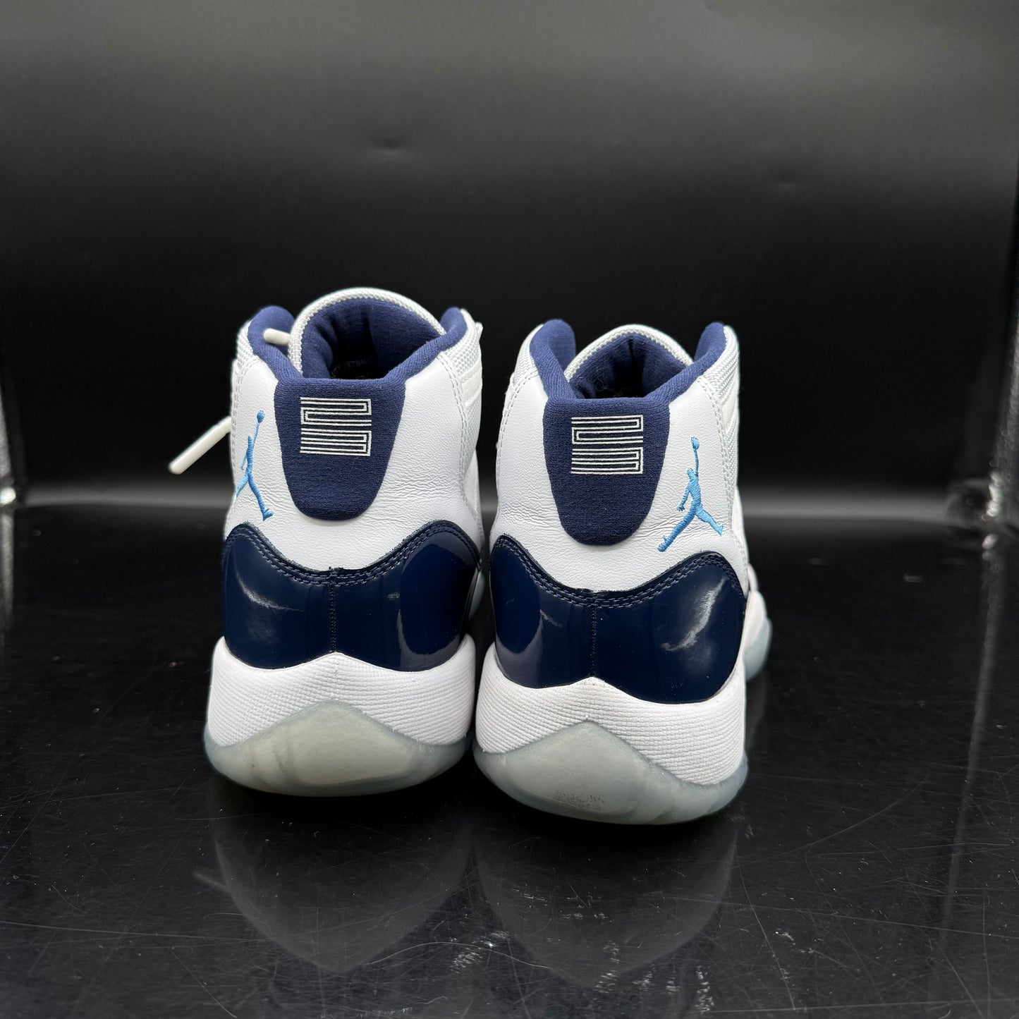 PRE-OWNED Jordan 11 Win Like 82 SZ 5Y