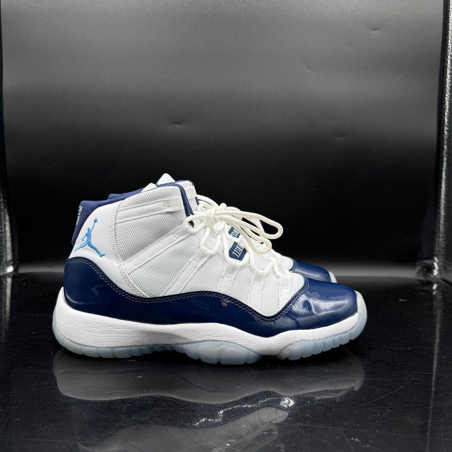 PRE-OWNED Jordan 11 Win Like 82 SZ 5Y