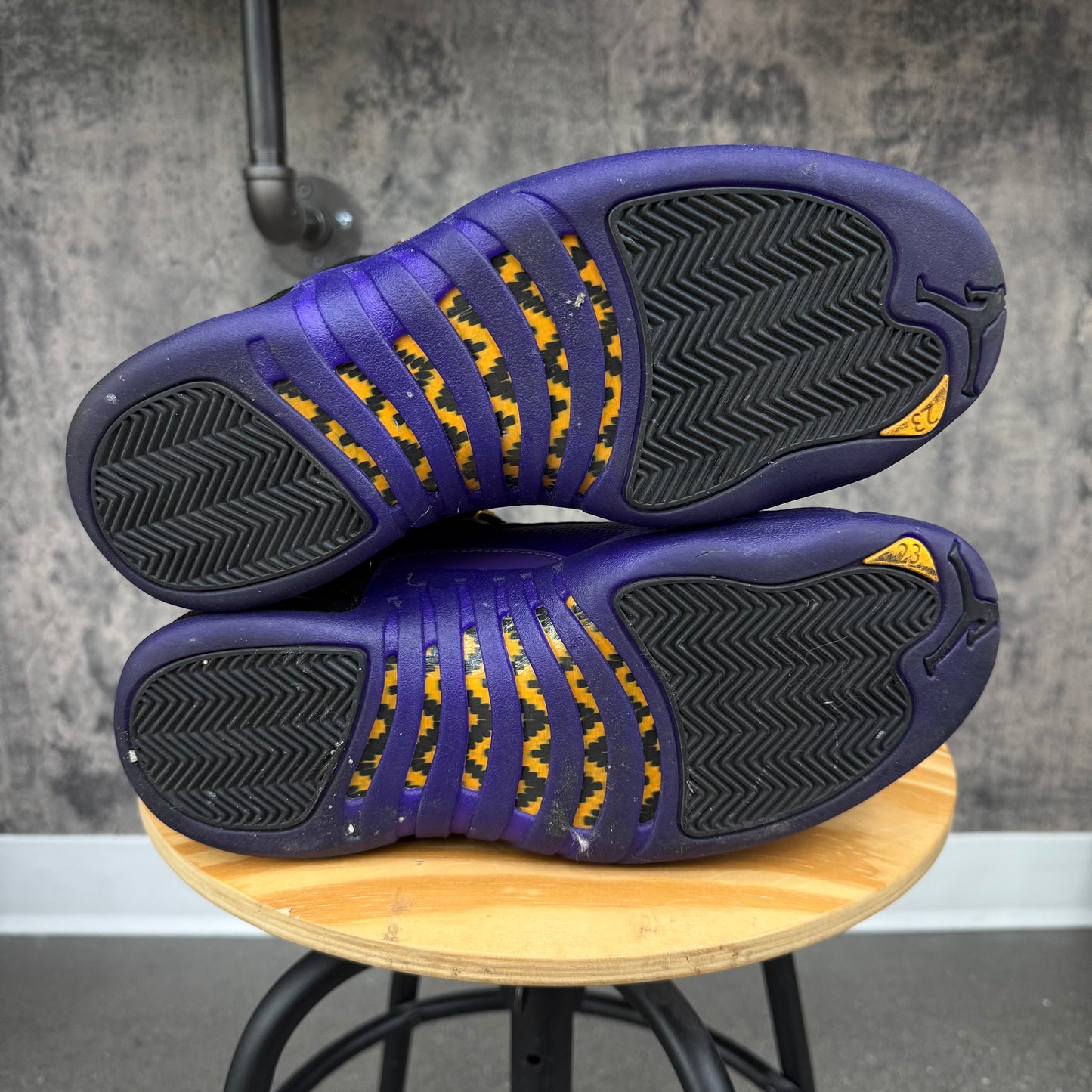 PRE-OWNED Jordan 12 Field Purple SZ 8.5