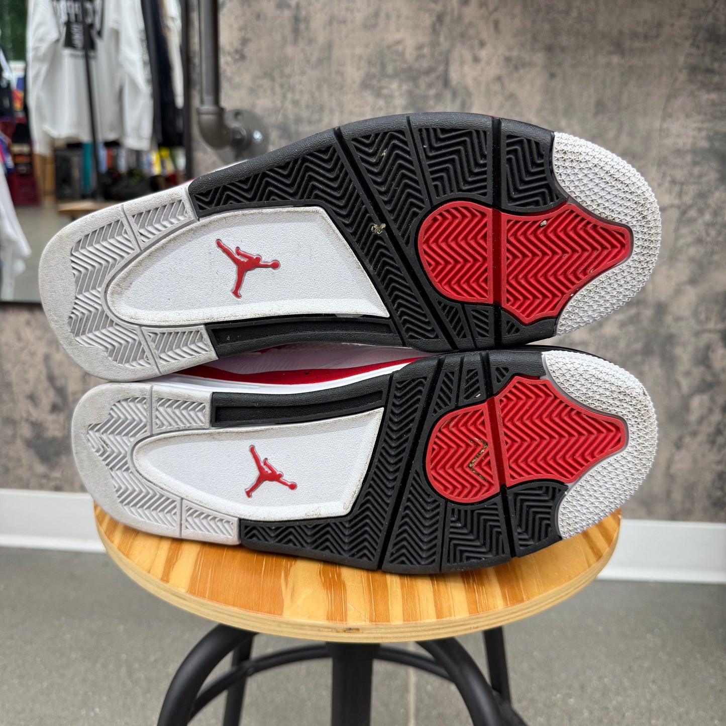 (PRE-OWNED) Jordan 4 Red Cement SZ 11