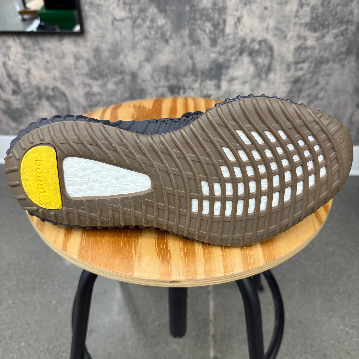 (PRE-OWNED) Yeezy Cinder 350v2 SZ 8