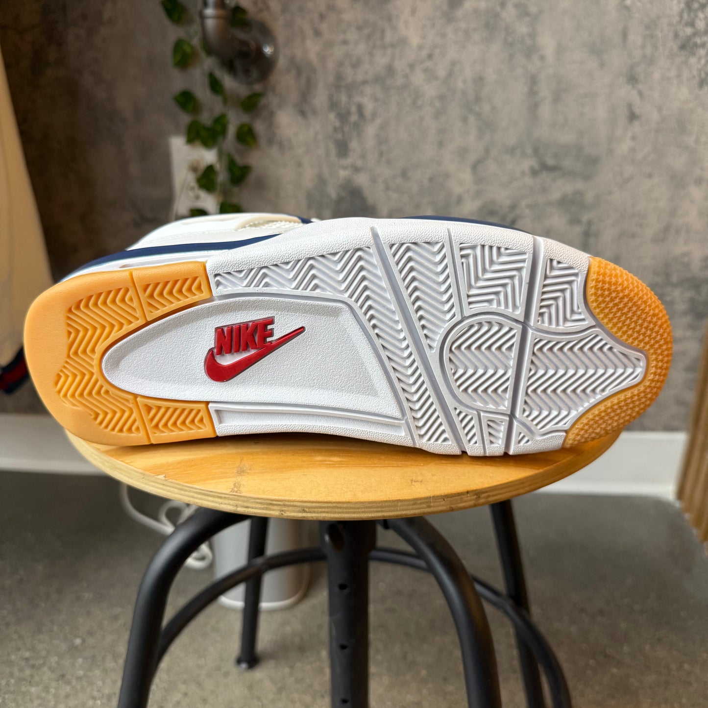 Jordan 4 Nike SB Navy SZ 9 (DS)