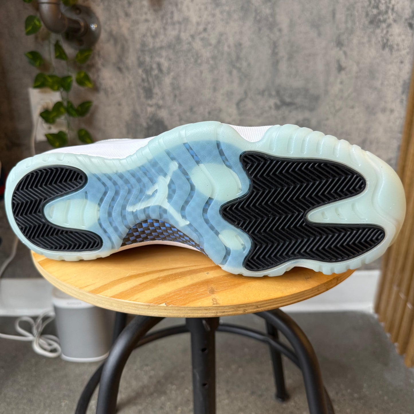 Jordan 11 Legend Blue Low SZ 11.5 (DS)