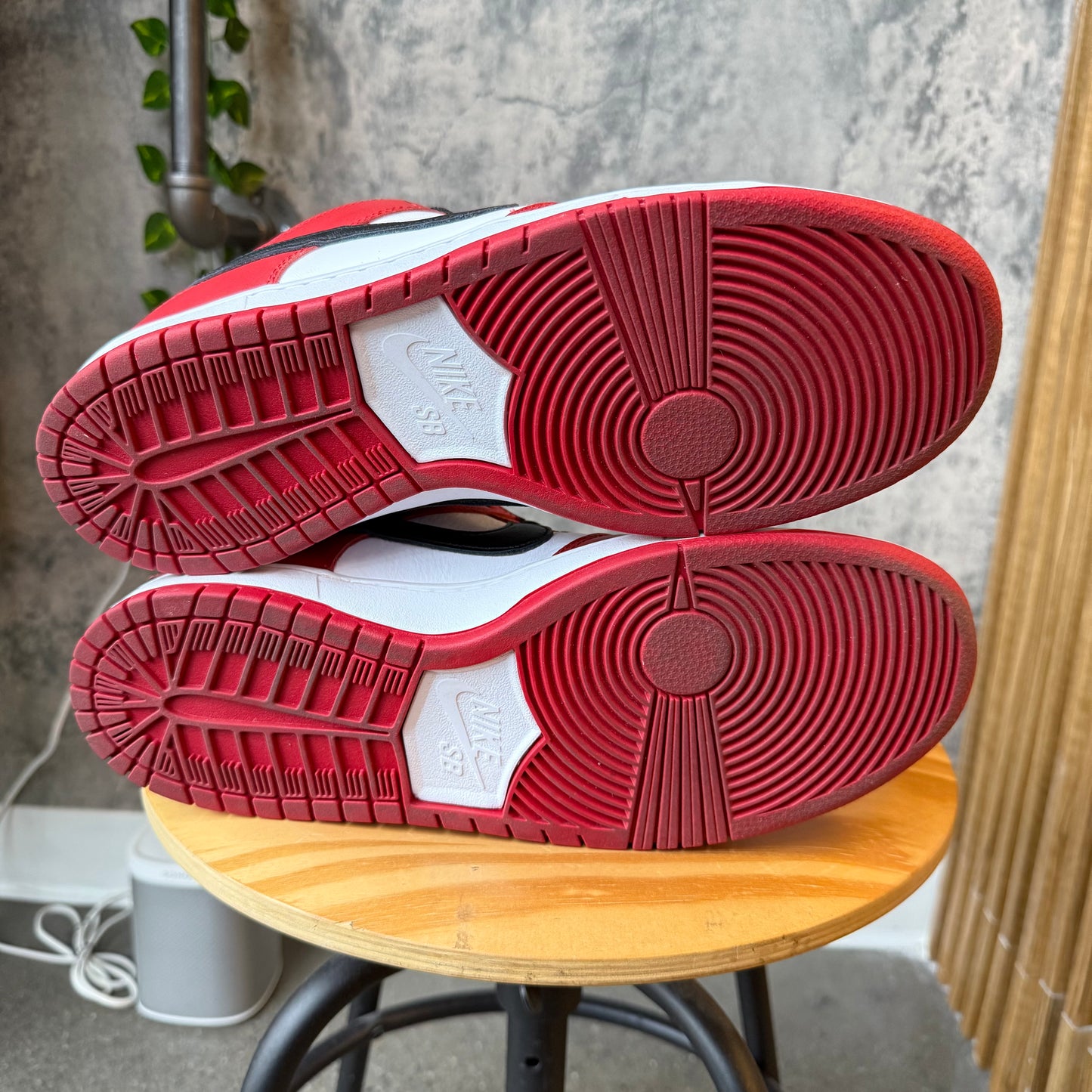 (PRE-OWNED) Nike SB Chicago SZ 11.5