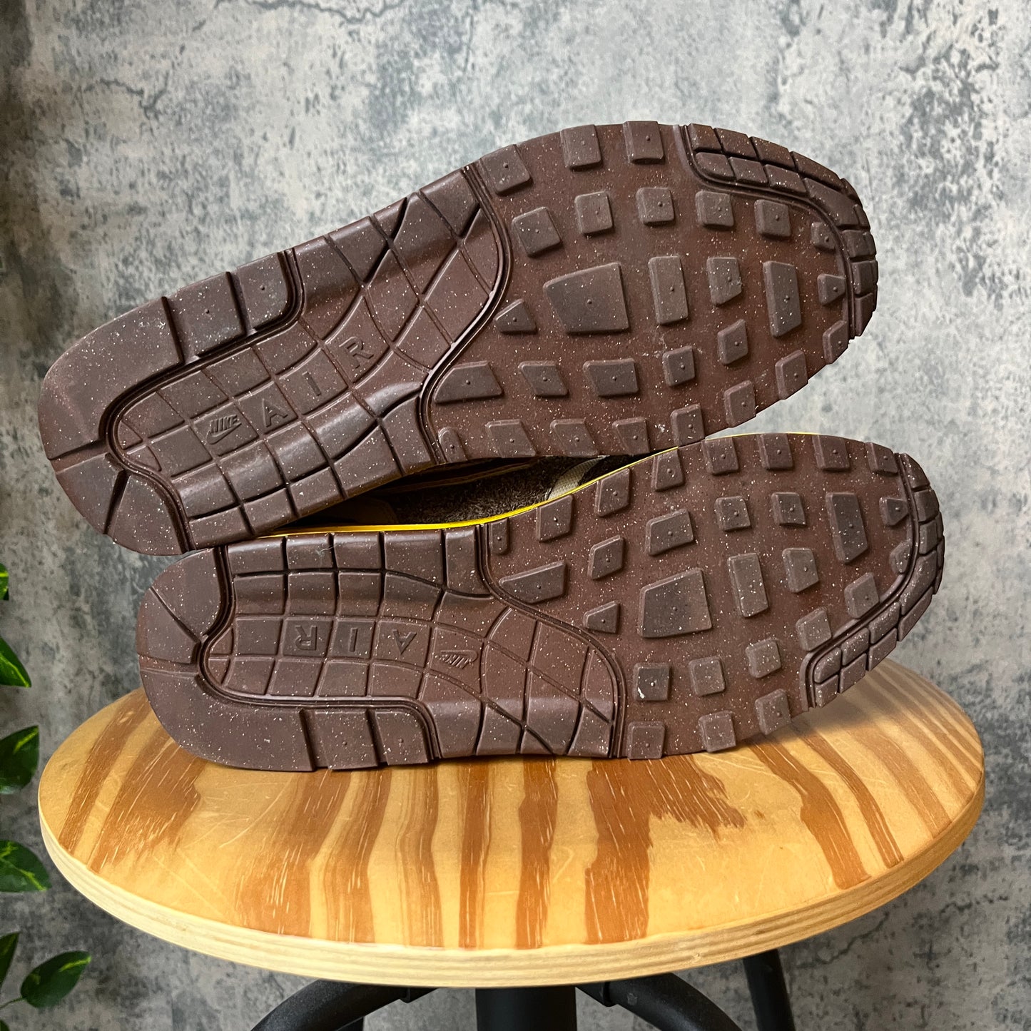 PRE-OWNED Nike Air Max 1 .SWOOSH Low Poly Big Head Origins SZ 9