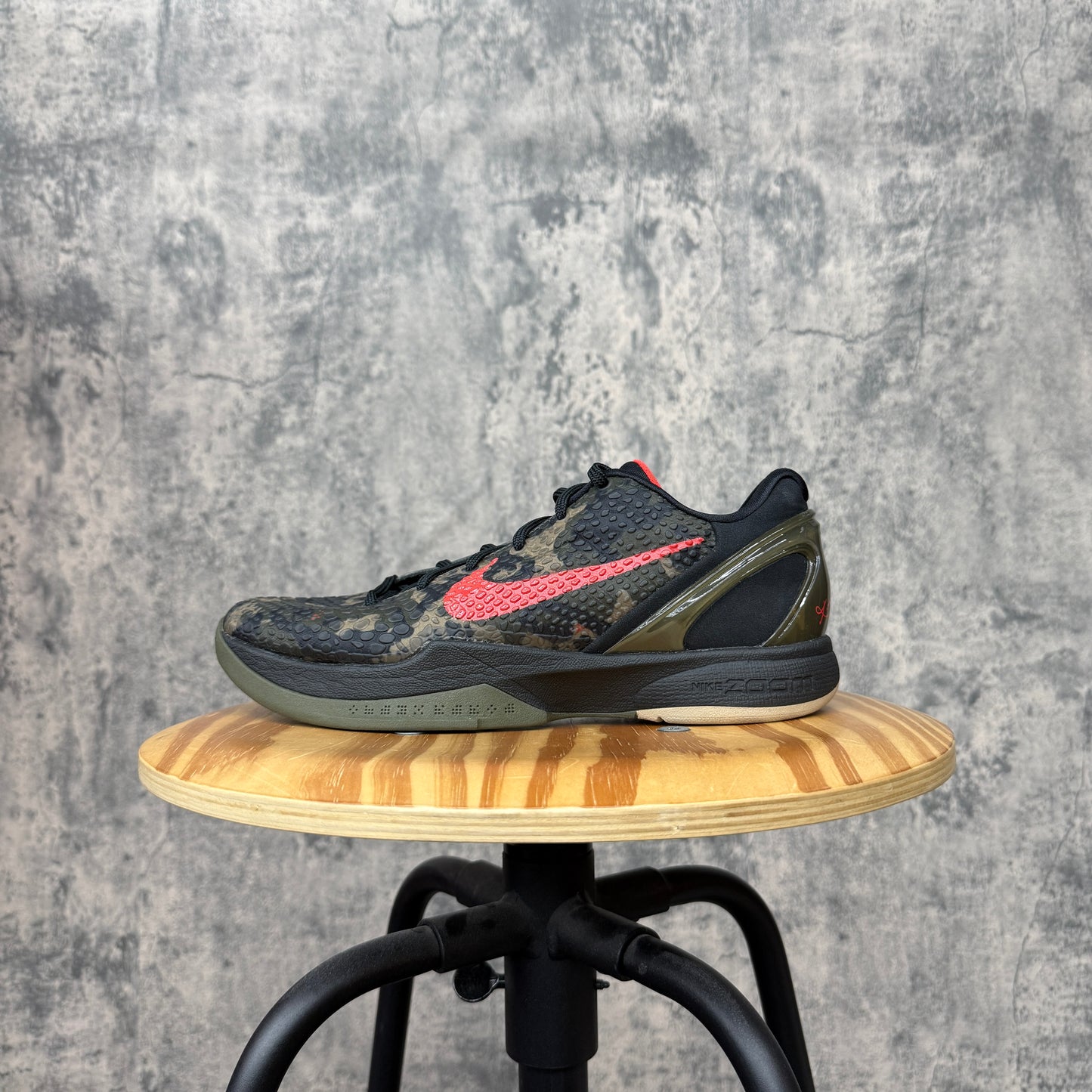 PRE-OWNED Kobe 6 Italian Camo SZ 9