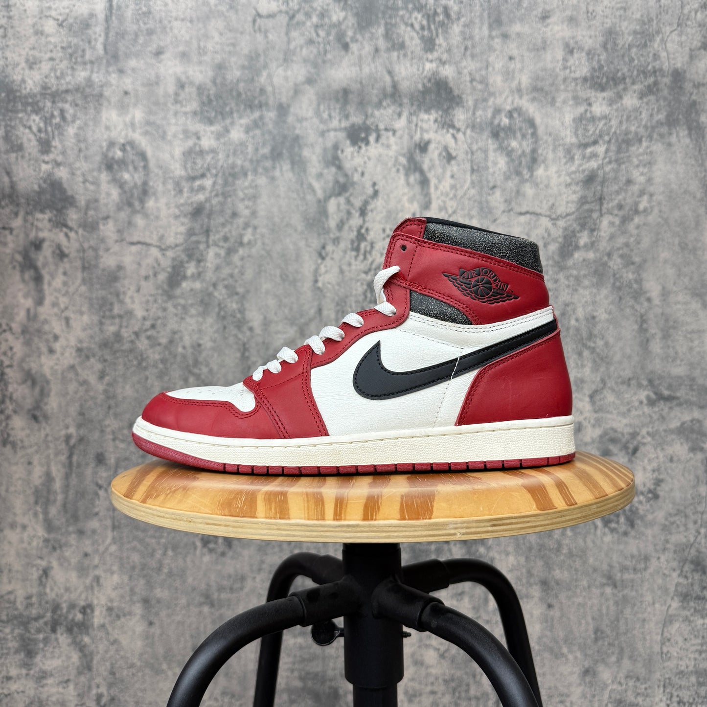 PRE-OWNED Jordan 1 Lost & Found SZ 11.5