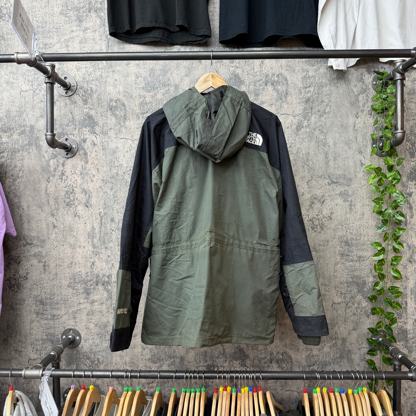 North Face Olive Goretex Black Jacket SZ L