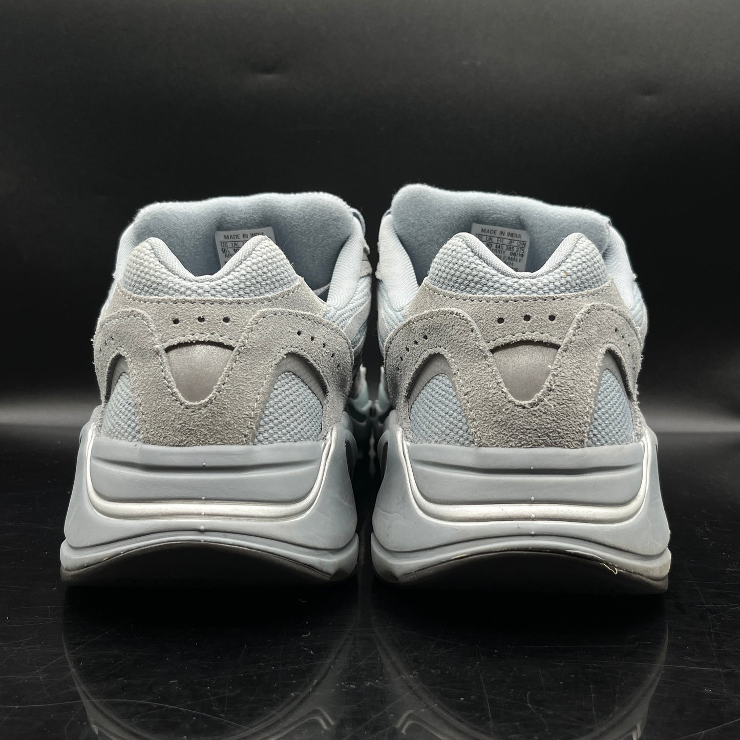 (PRE-OWNED) Yeezy 700 Hospital Blue SZ 10.5