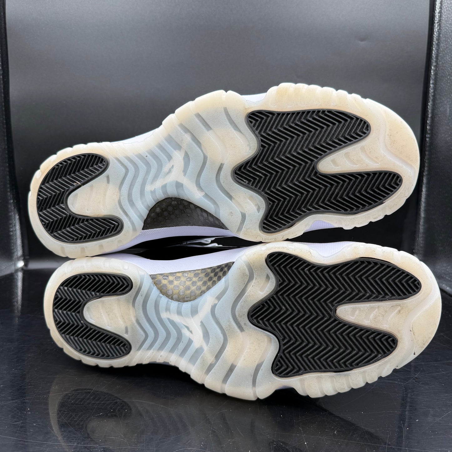 (Pre Owned) Jordan 11 Gratitude SZ 12