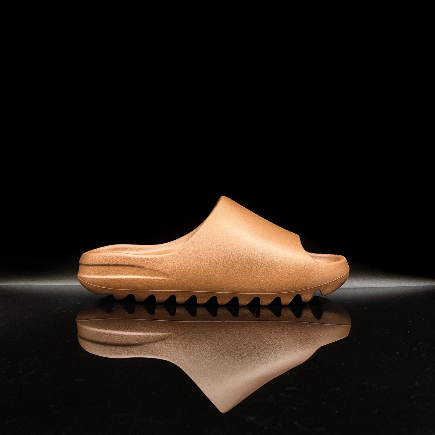 Yeezy Slide Flax Multiple SZ 4 (DS)