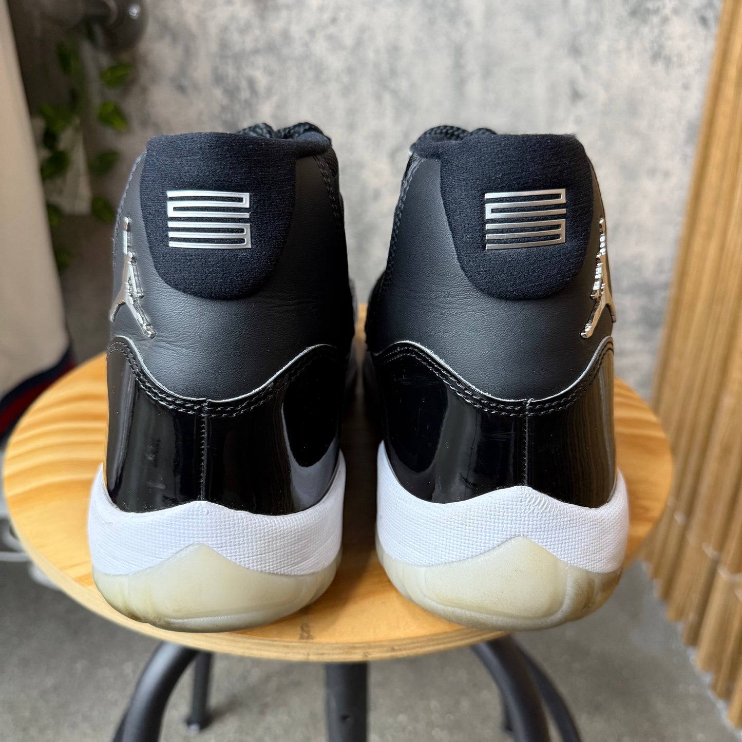 *PRE-OWNED Jordan 11 Jubilee SZ 12