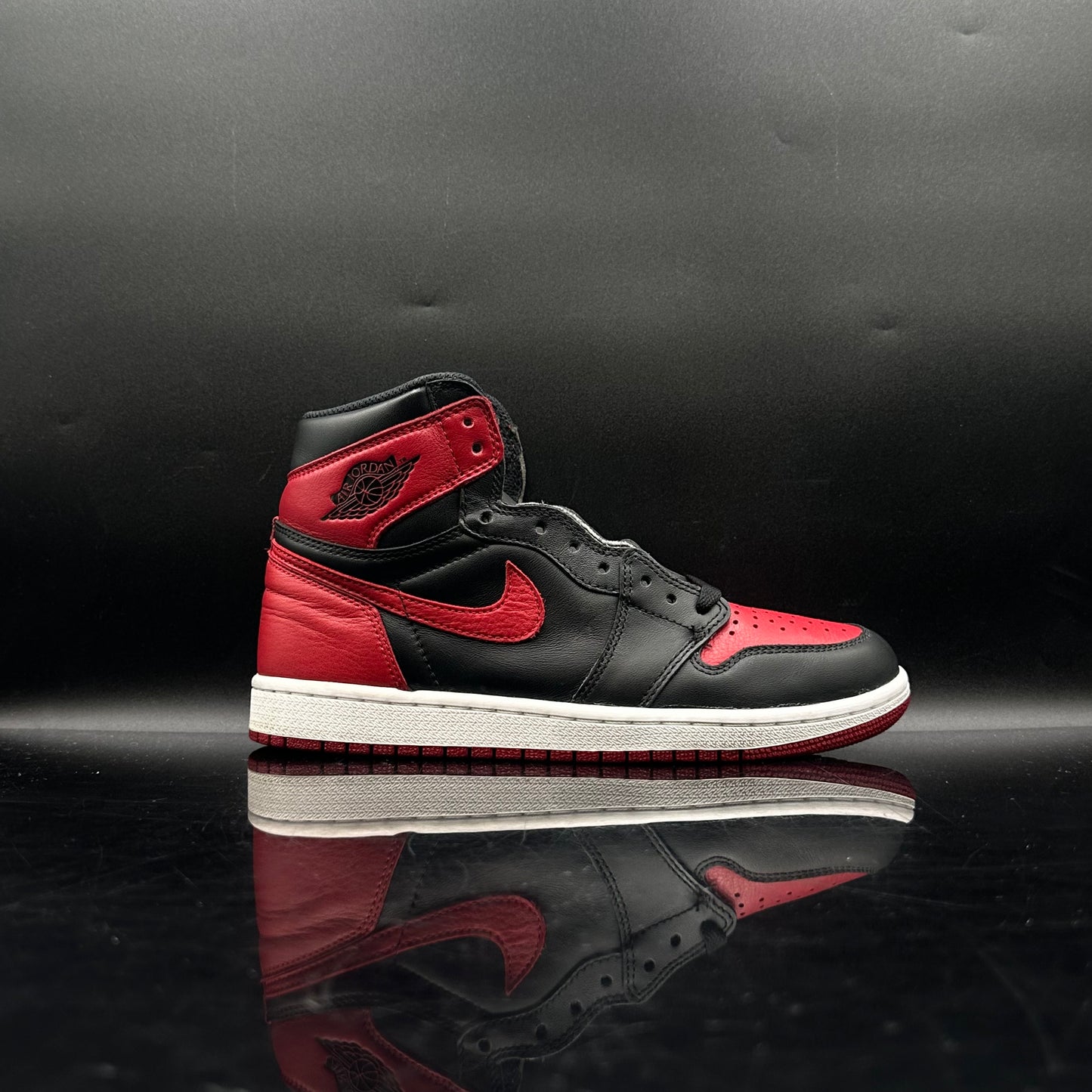 PRE-OWNED Jordan 1 Banned SZ 8