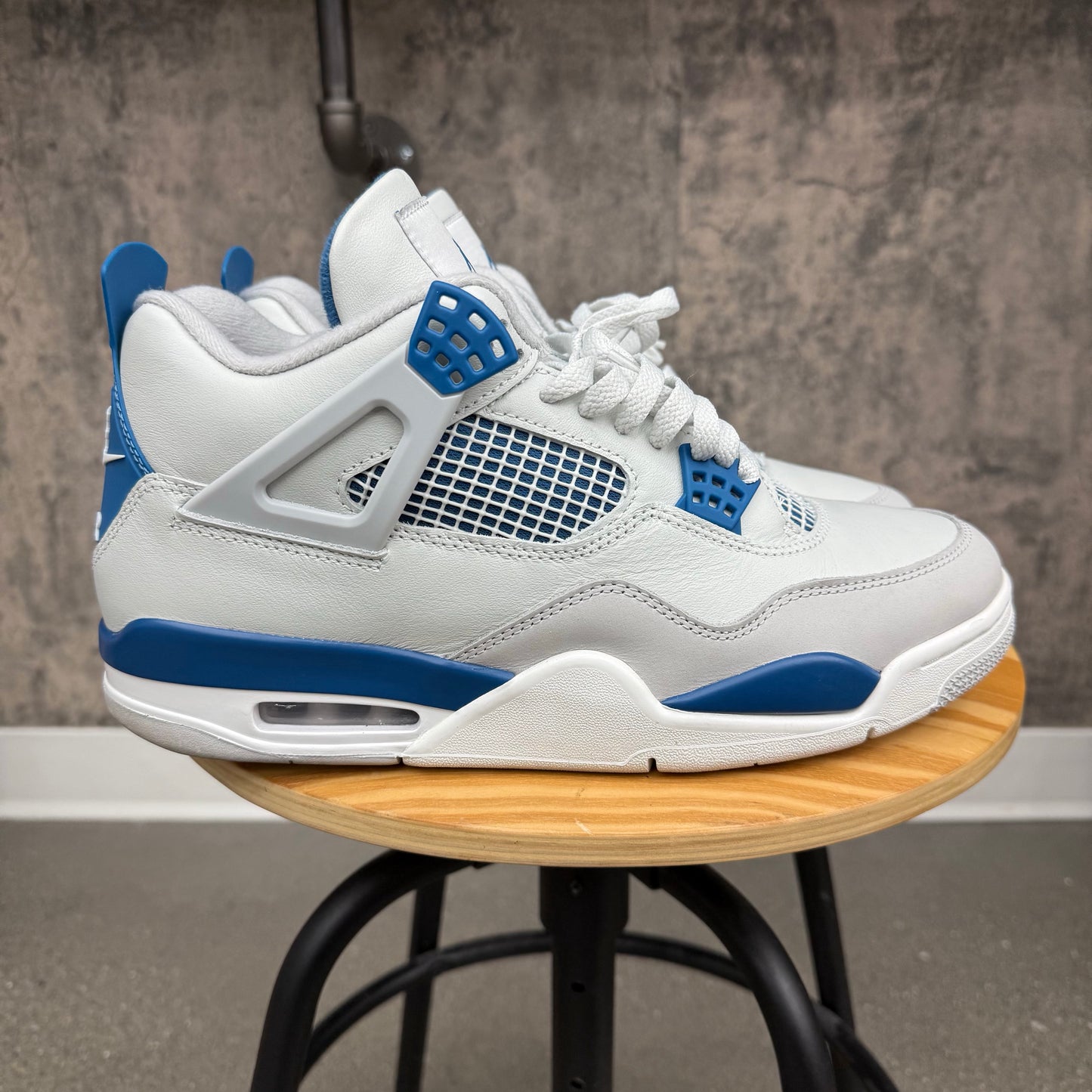 PRE-OWNED Jordan 4 Military Blue SZ 11