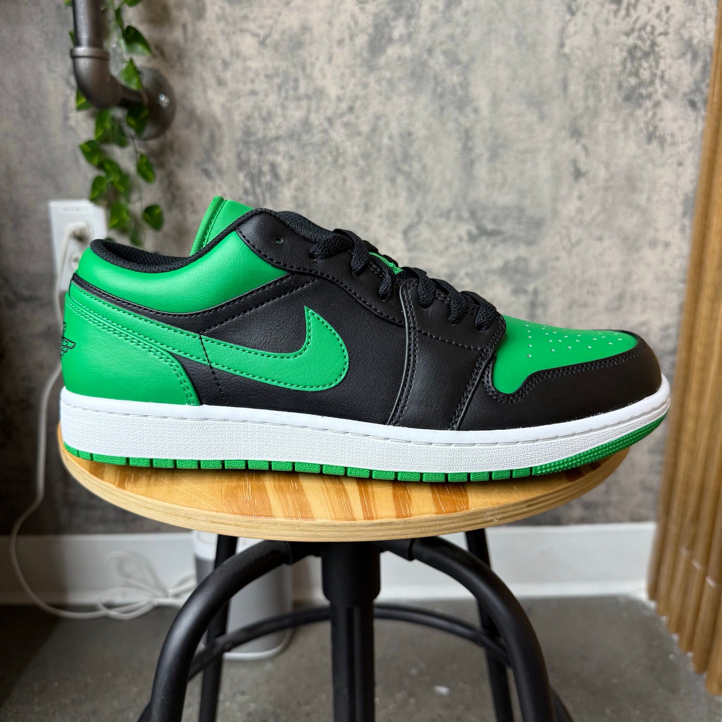 Jordan 1 Low Lucky Green SZ 11 (DS)