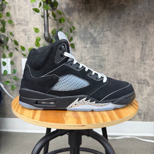 PRE-OWNED Jordan 5 Metallic Reimagined SZ 8.5