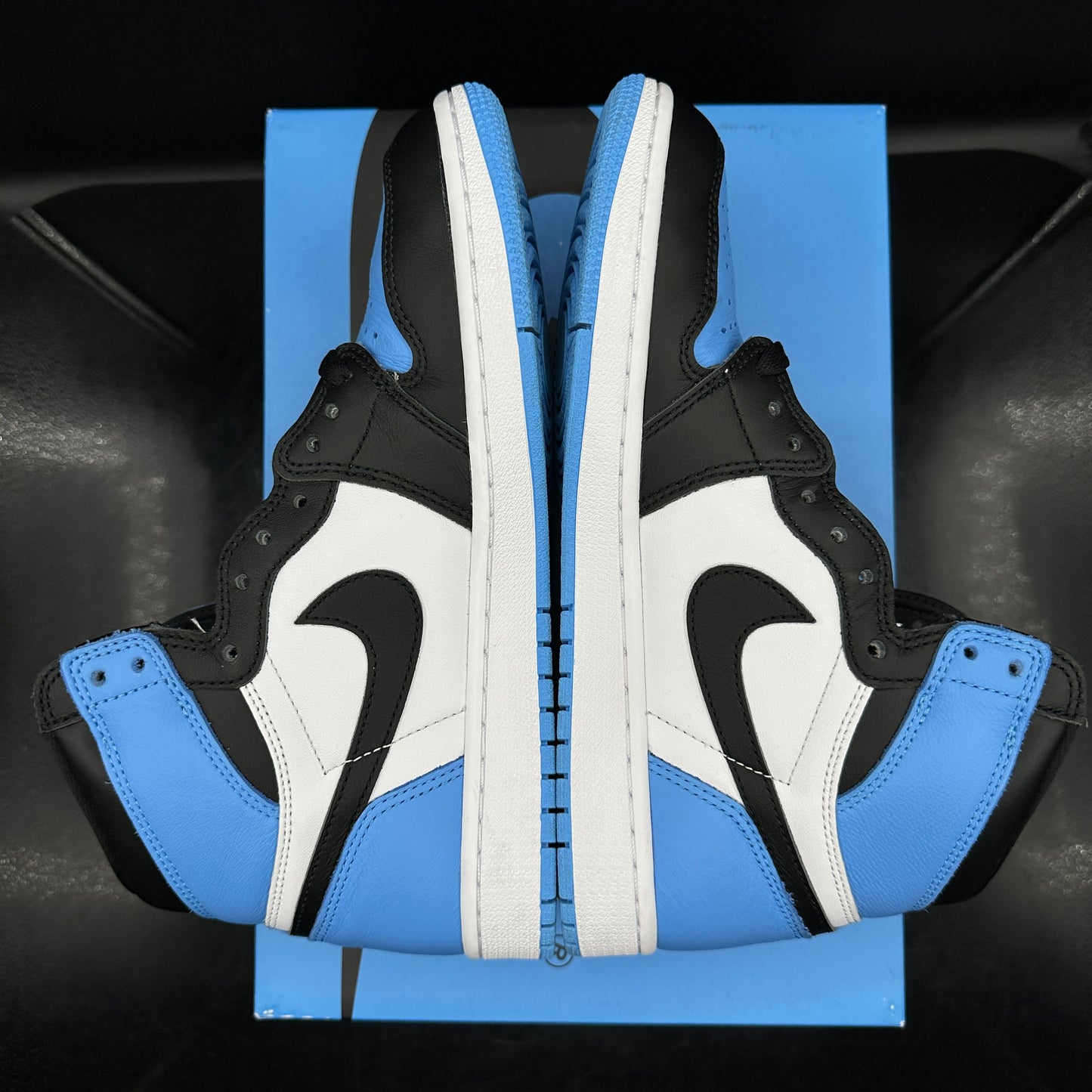 PRE-OWNED Jordan 1 UNC Toe SZ 8.5