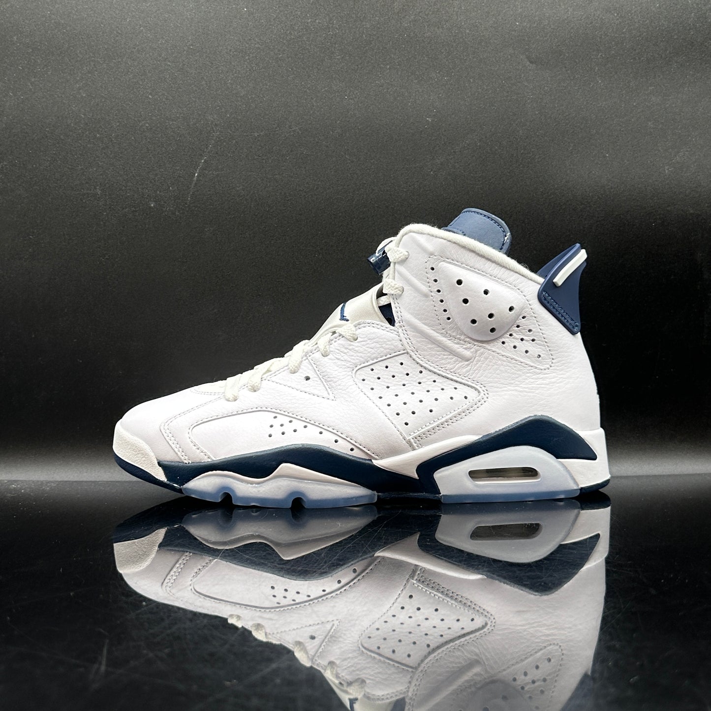 PRE-OWNED Jordan 6 Midnight Navy SZ 9.5