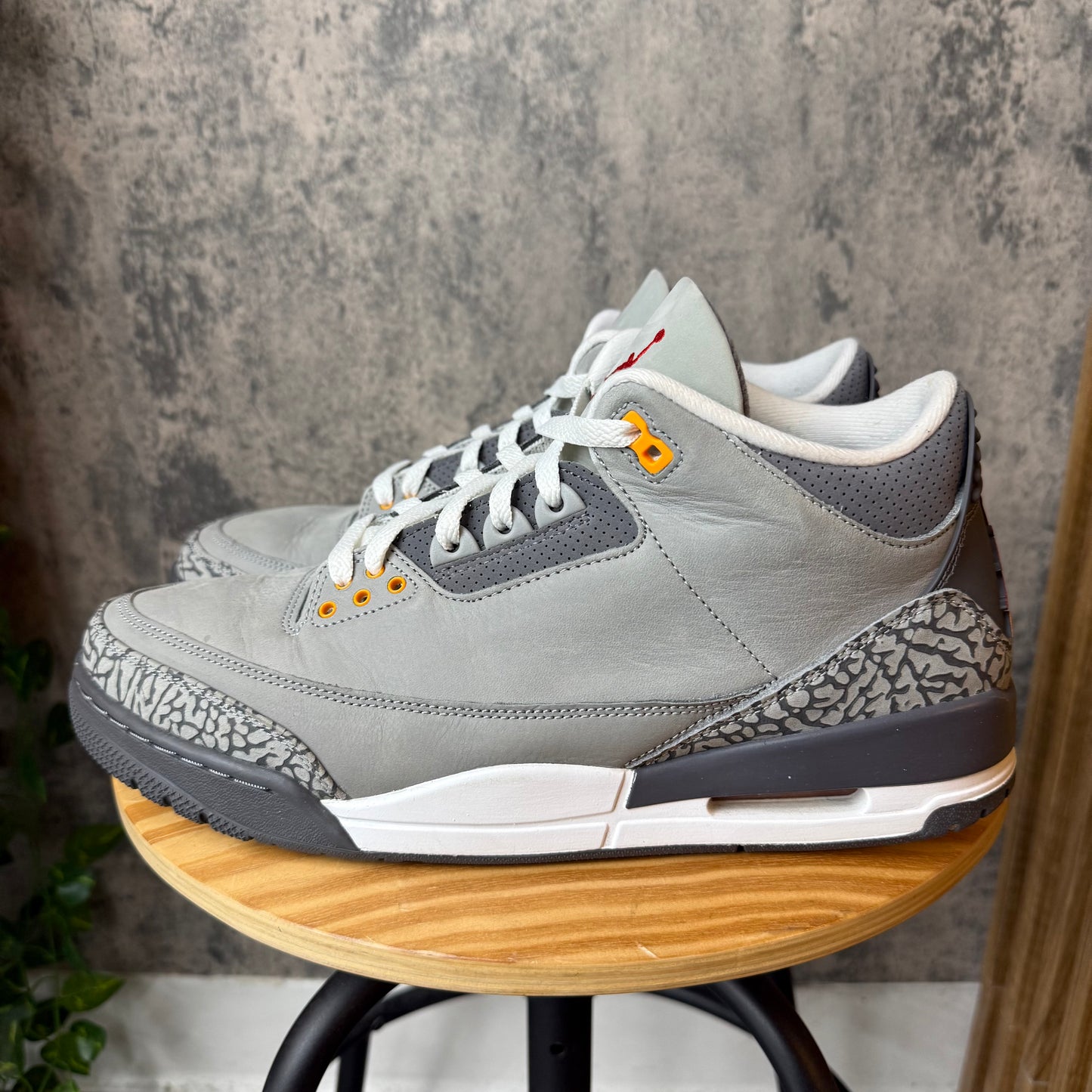 PRE-OWNED Jordan 3 Cool Grey SZ 11.5