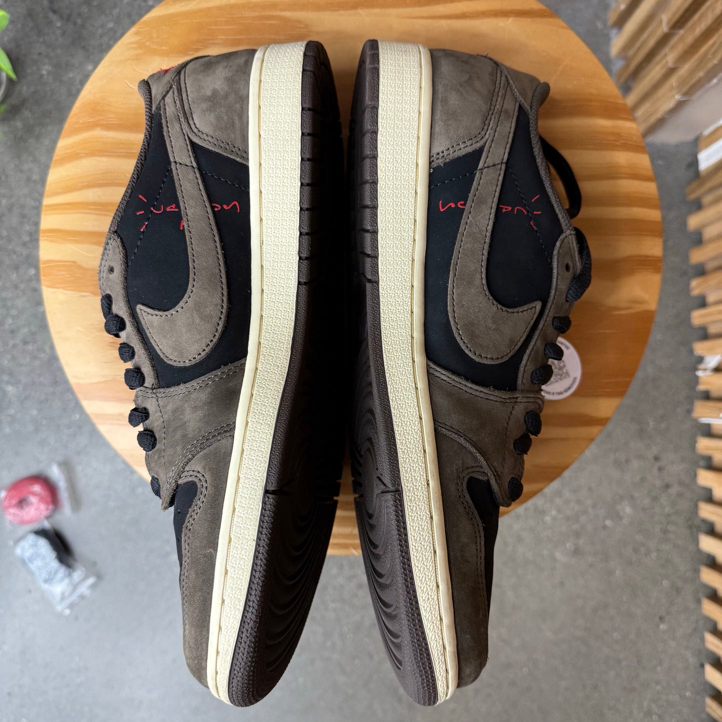 PRE-OWNED Travis Scott Mocha 1 Low OG SZ 11