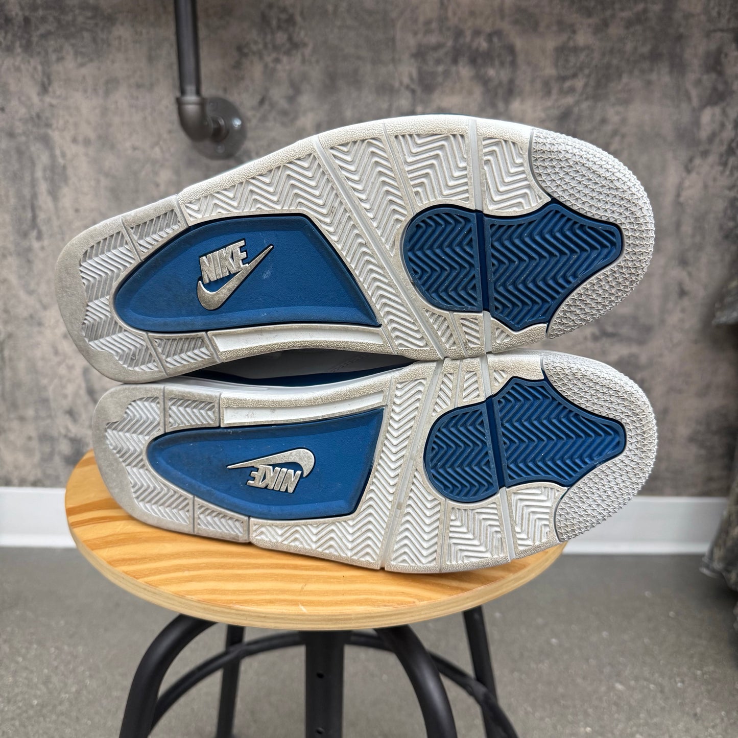 PRE-OWNED Jordan 4 Military Blue SZ 11