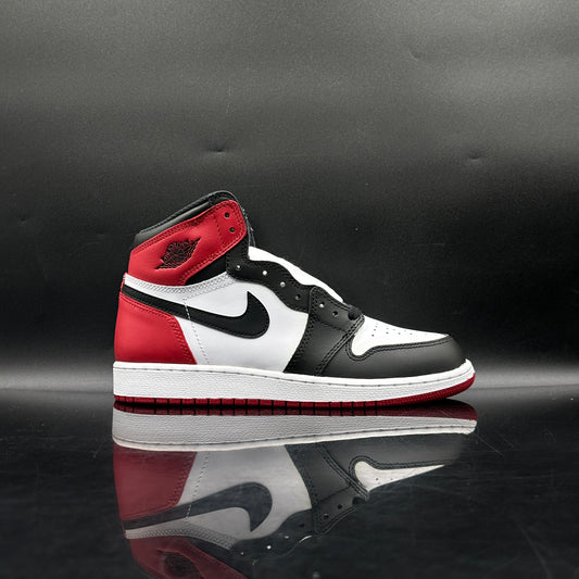 Jordan 1 Black Toe SZ 7Y (DS)