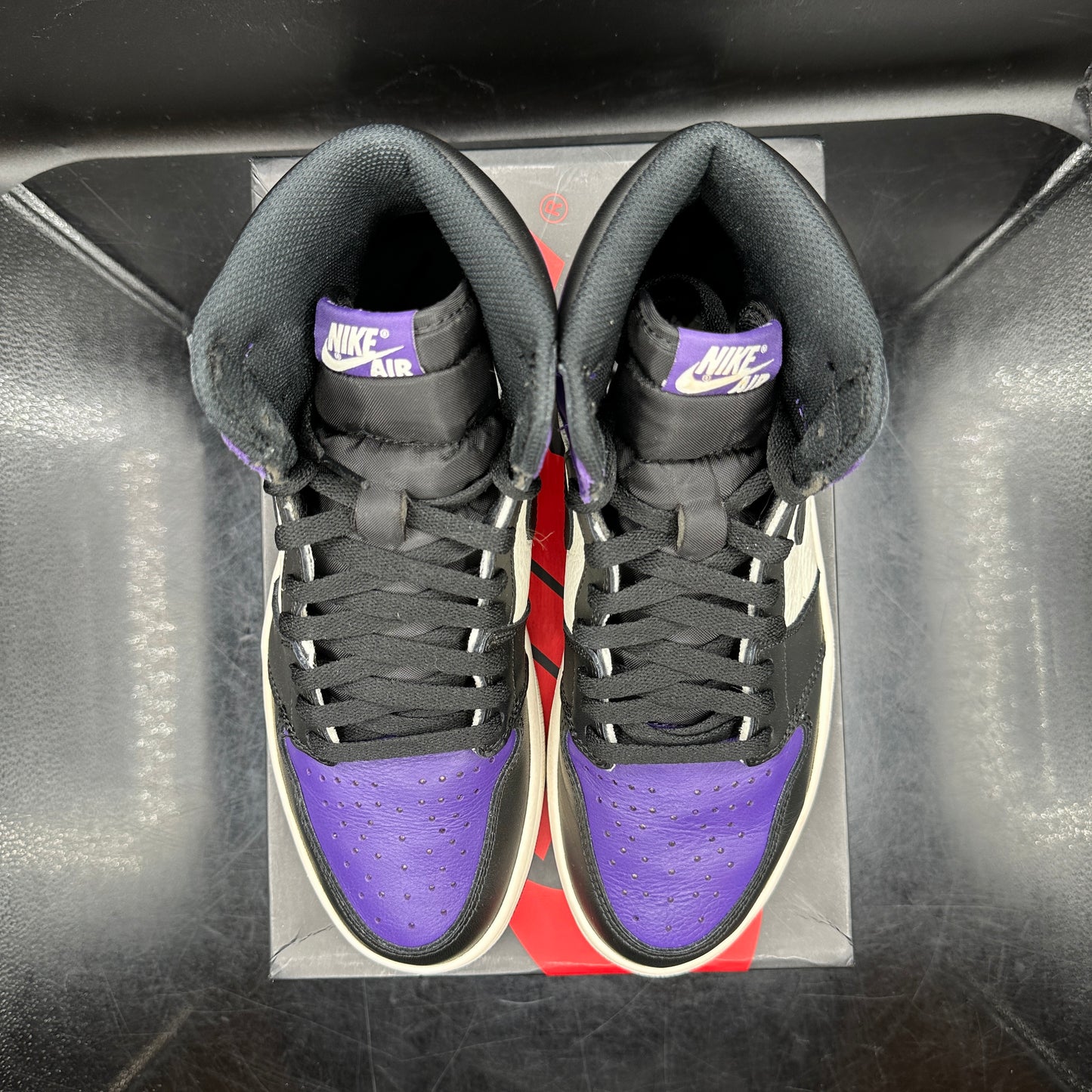 (PRE-OWNED) Jordan 1 Court Purple 1.0 SZ 8.5