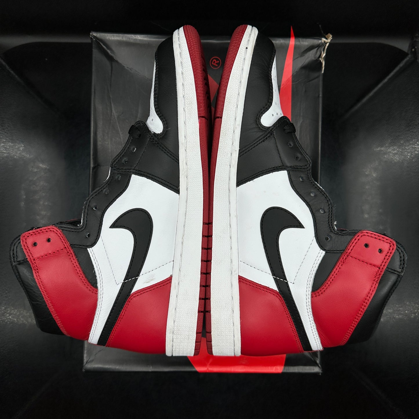 PRE-OWNED Jordan 1 Black Toe SZ 10