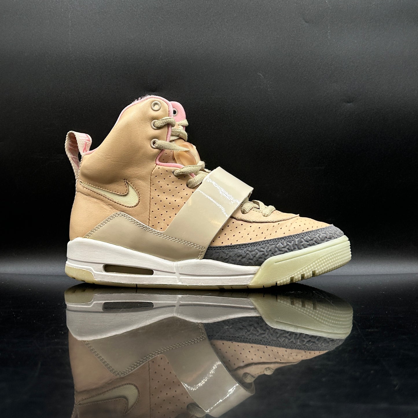 *(PRE-OWNED) Nike Air Yeezy 1 Net Tan SZ 8