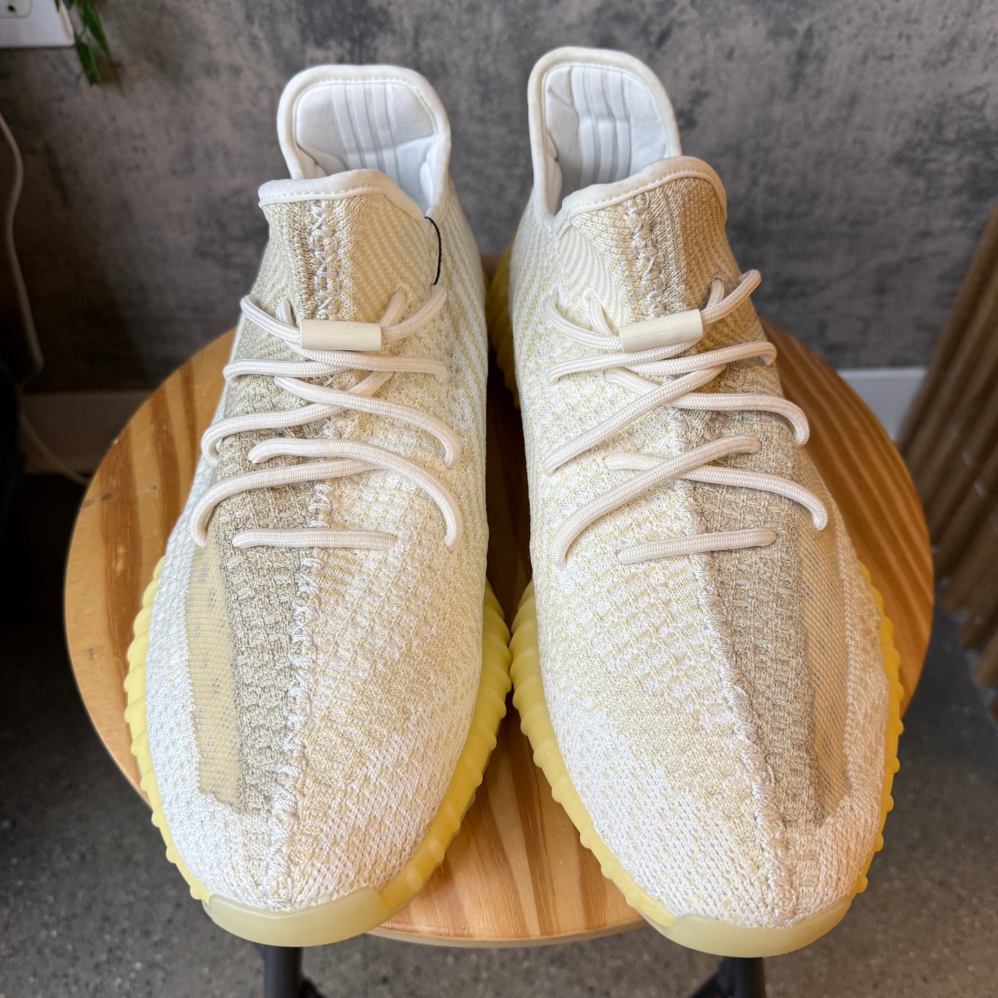 (PRE-OWNED) Yeezy 350v2 Natural SZ 14