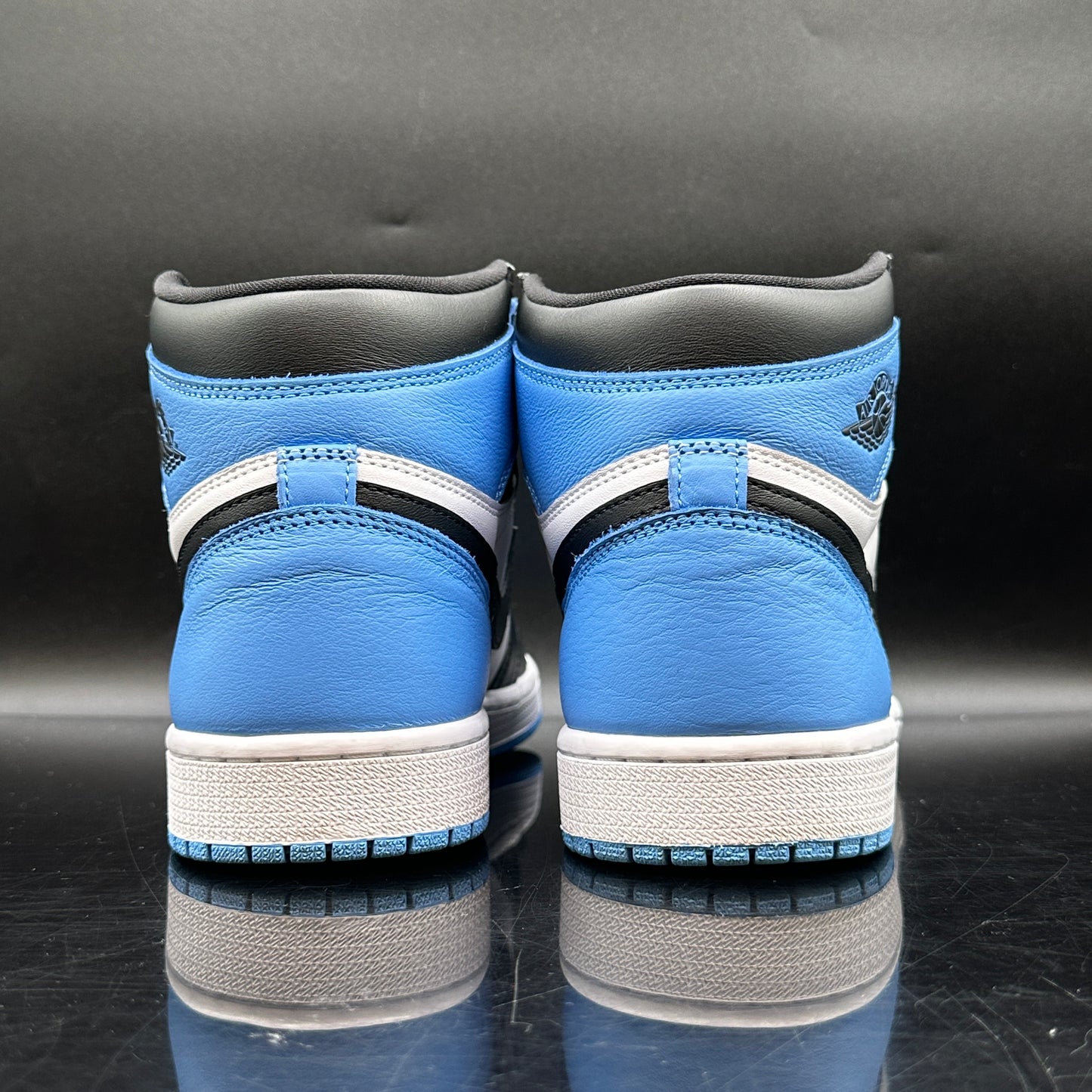 PRE-OWNED Jordan 1 UNC Toe SZ 8.5