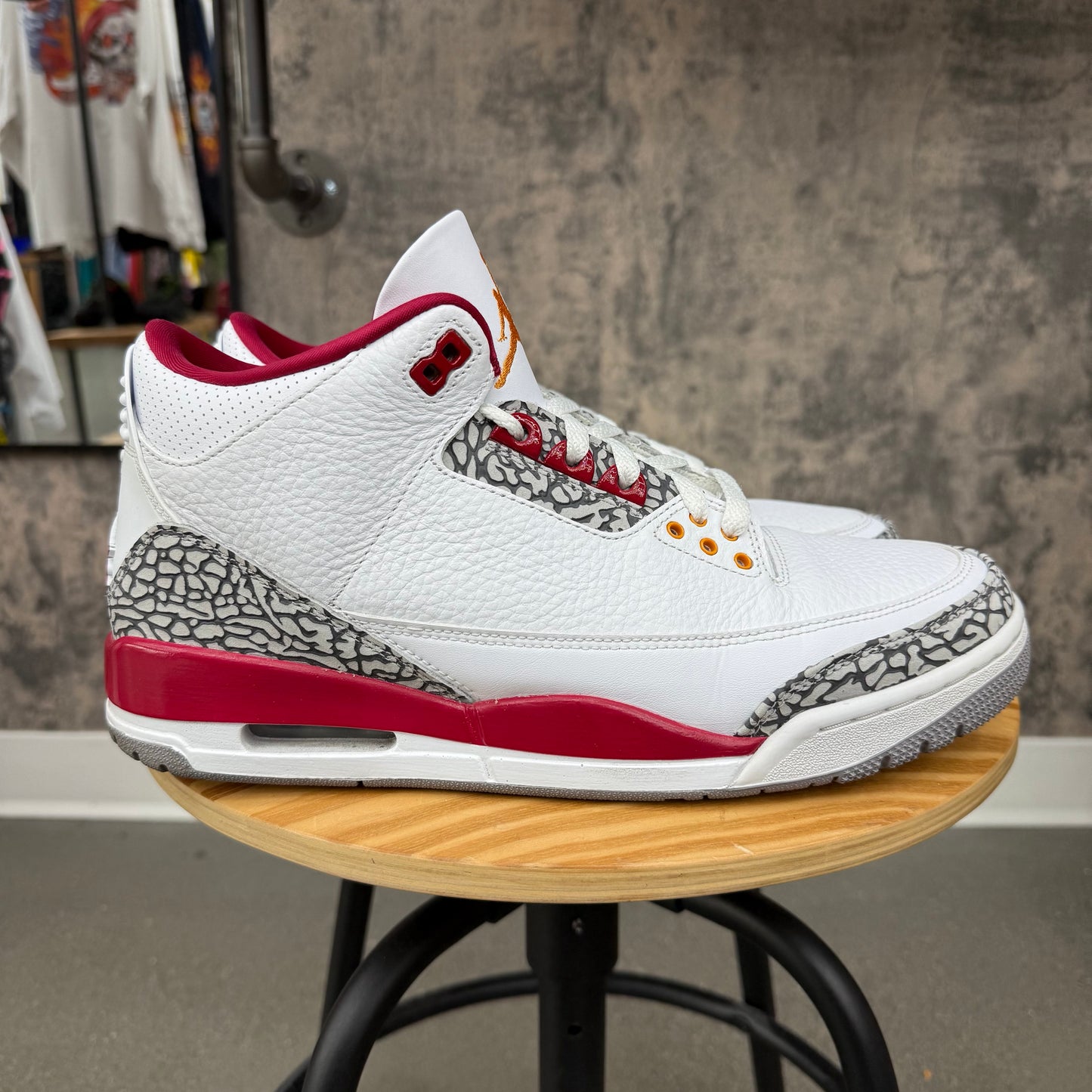 PRE-OWNED Jordan 3 Cardinal SZ 10.5