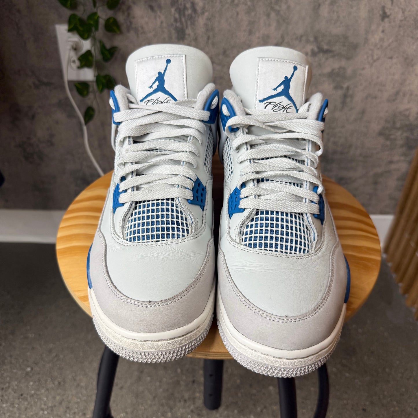 (PRE-OWNED) Jordan 4 Military Blue SZ 12