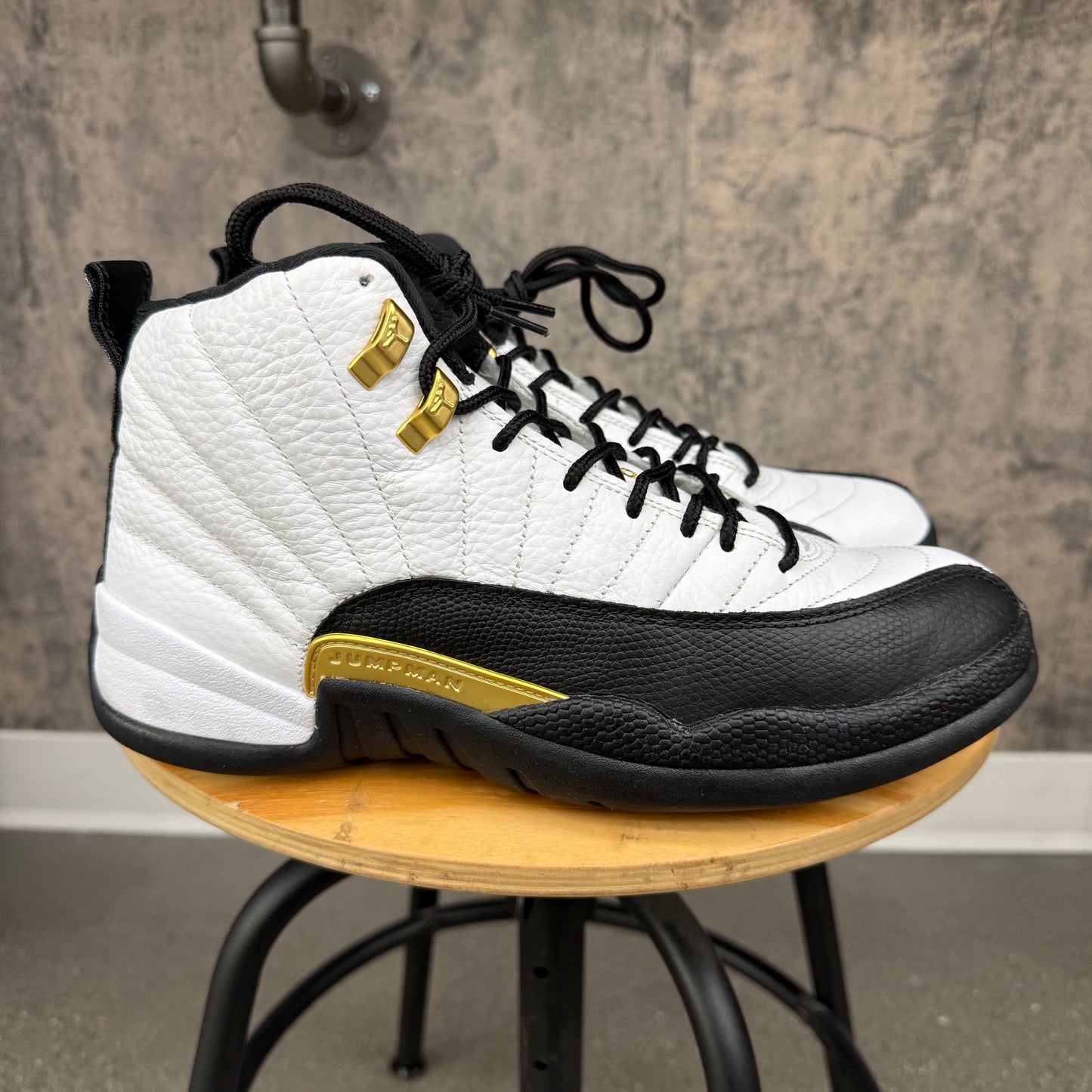 PRE-OWNED Jordan 12 Royalty Taxi SZ 8.5
